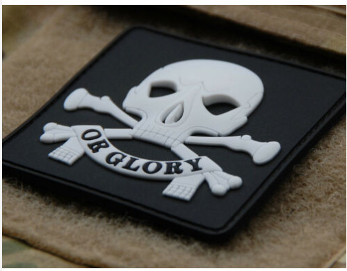 3D Death Glory Skull Military Morale Patch PANTON Màu sắc thân thiện với môi trường PVC mềm